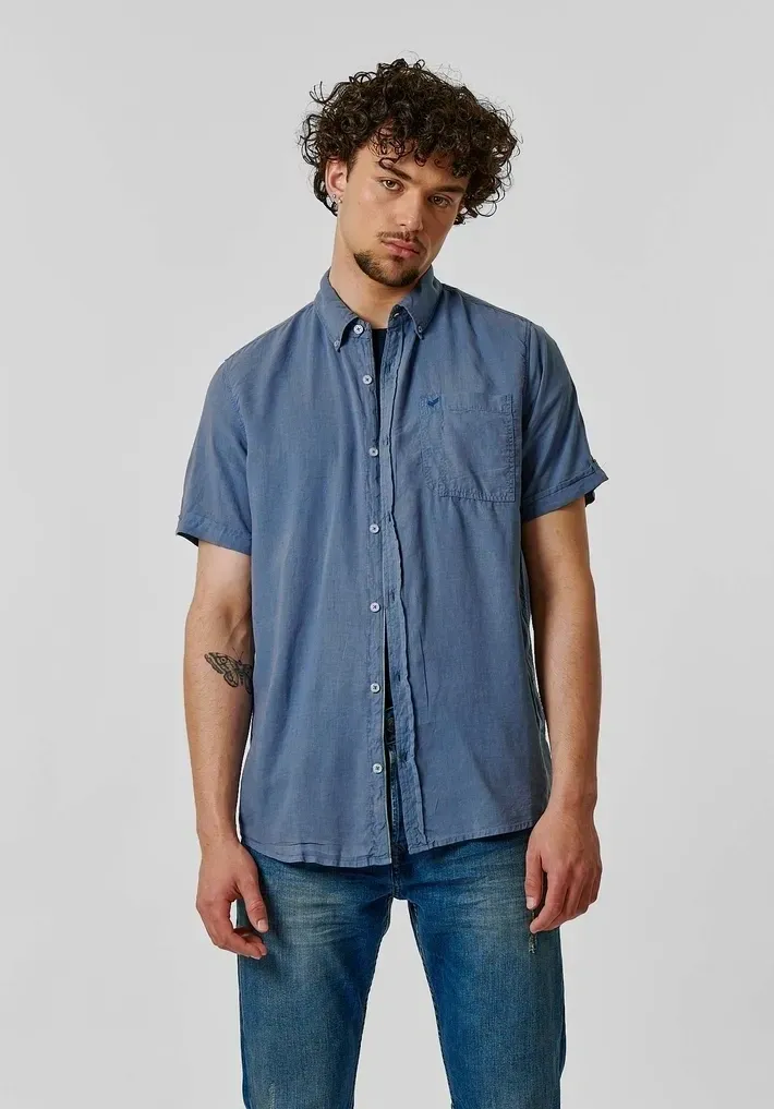 The Apparel Quotient's Drake men's half sleeves shirt